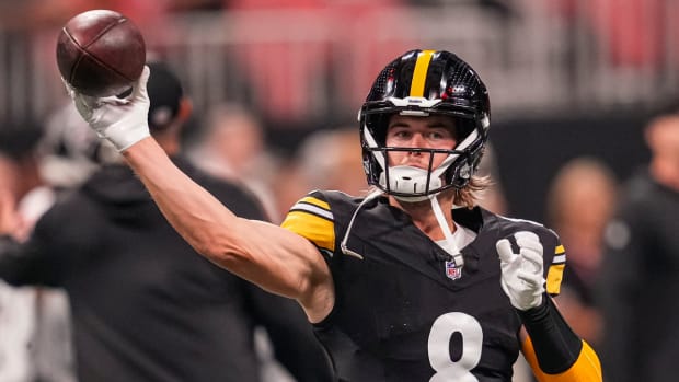 Steelers quarterback Kenny Pickett